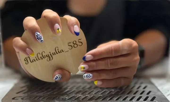 https://cdn.salonspotlight.com/photos/lEkgeVC62PTLH8Q0Pu2f/d681d3a5-d398-4f99-8e0e-011d85b4ffe1_720x720