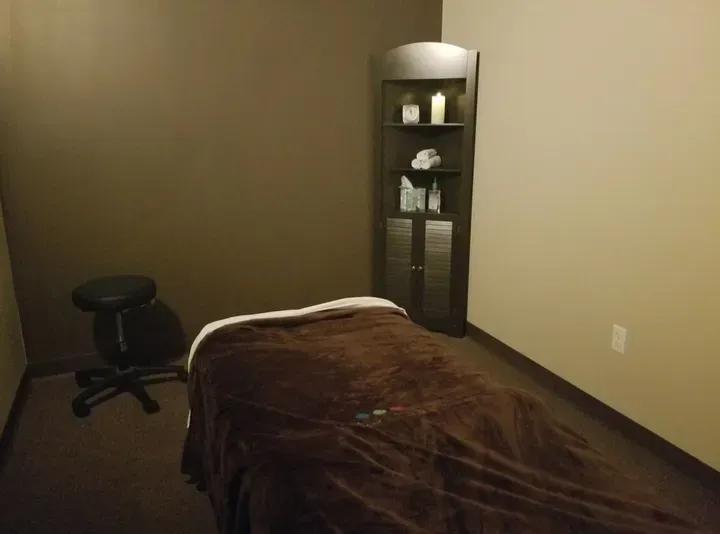 https://cdn.salonspotlight.com/photos/lGuskurhkrL4I3AknVbv/46dc6d38-ea0c-4007-87f7-532cd2597b10_720x720