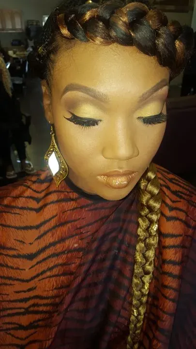 https://cdn.salonspotlight.com/photos/lHklVjzOcOTSRlka413V/a7e6ddc3-b033-4834-923d-62948b6e818a_720x720