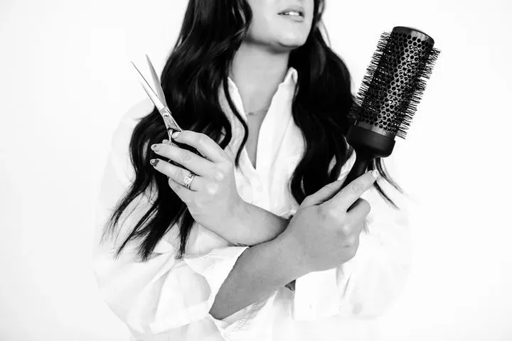 https://cdn.salonspotlight.com/photos/lLCtm9HYEltZ1rft74tn/01592e2e-95fe-4fa5-8e25-c44c68707f81_720x720