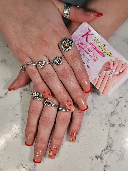 https://cdn.salonspotlight.com/photos/lMkPowTcaLV8mVZ17Lex/e13539b6-b60e-48f2-afa9-e64119cebcbd_720x720