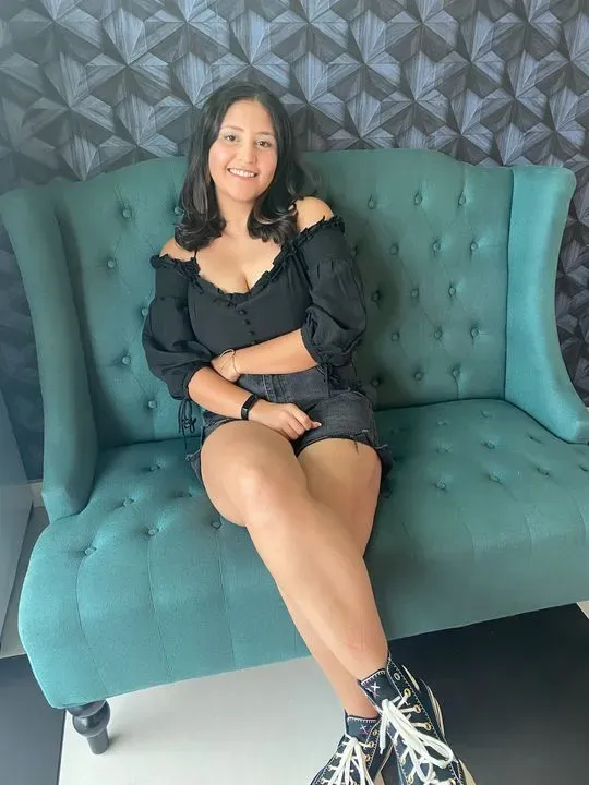 https://cdn.salonspotlight.com/photos/lNpIx9qUAwPnwGn4yuwf/5a57be03-93a2-4b12-9c41-3bb7f04943c8_720x720