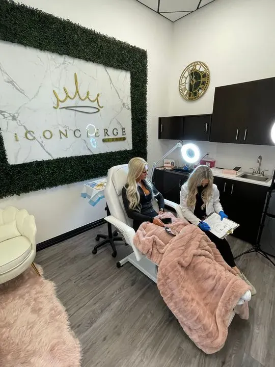 https://cdn.salonspotlight.com/photos/lOPixrNco28GhByjFKMw/2b8a07d3-23e6-4c0e-945c-4387ca5ab3dd_720x720