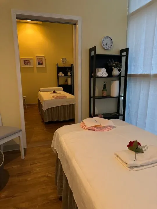 https://cdn.salonspotlight.com/photos/lRpIOhBxxV5RPWzH6dce/cd418a80-5255-430b-bae6-a9e452396b56_720x720