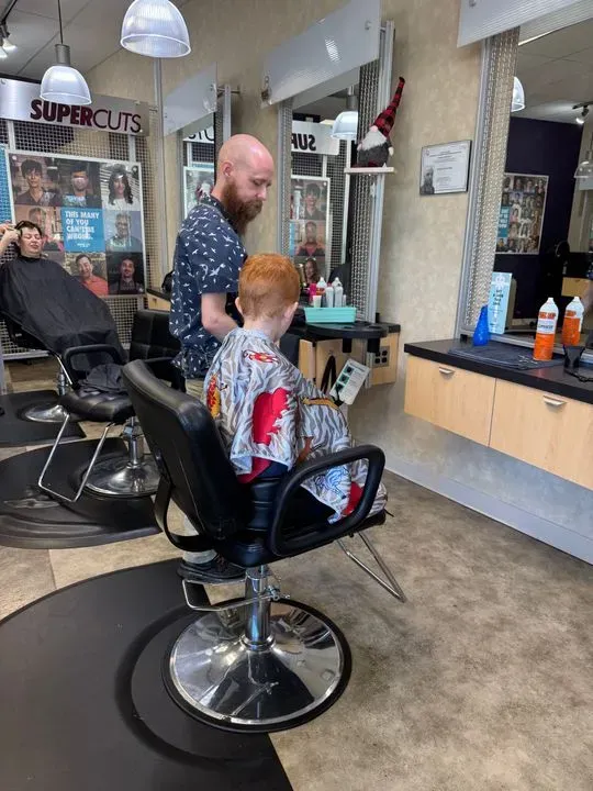 https://cdn.salonspotlight.com/photos/lSm8Z2dJoSq0LSsCWjnE/26727054-b6cb-4b7a-a5b8-f956d0322e25_720x720