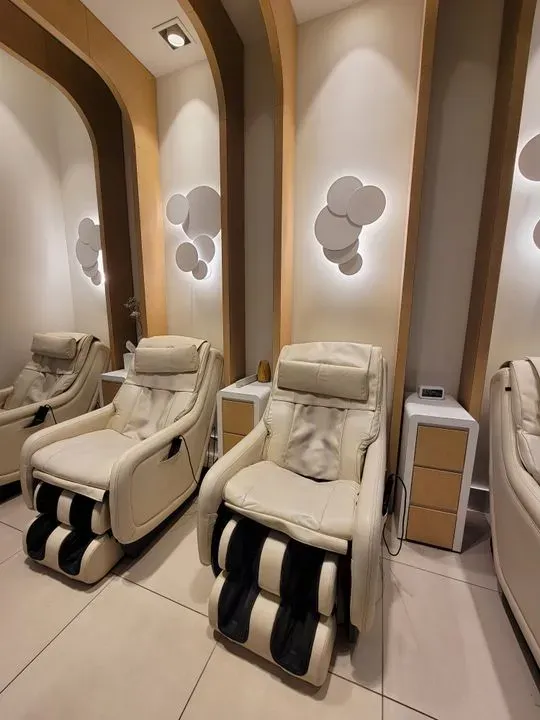 https://cdn.salonspotlight.com/photos/lT27txwcDsAz2eZdY2rw/aaab13b3-3555-47f0-8d1b-52018e8045e6_720x720
