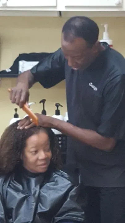 https://cdn.salonspotlight.com/photos/lXDY3dPIlpOwdPpBBMcU/b3d72dec-b82e-40ee-8bce-8774e4c33b6a_720x720