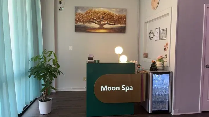 https://cdn.salonspotlight.com/photos/lbJhLodFhcL4eSGDgmDH/59bfb993-8fa2-4eda-89ca-4e900bd8770f_720x720