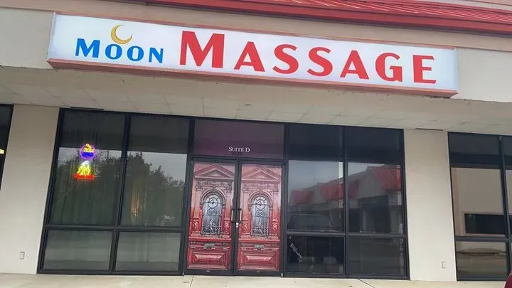 https://cdn.salonspotlight.com/photos/lbJhLodFhcL4eSGDgmDH/757f763c-9bdf-42ef-96ca-e1b2803842bf_720x720