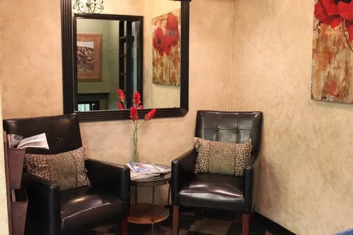 https://cdn.salonspotlight.com/photos/ldxhtMTYO6b10koGUuS0/0f5d585b-33b5-4609-a9f4-59cc4cbd9b0c_720x720