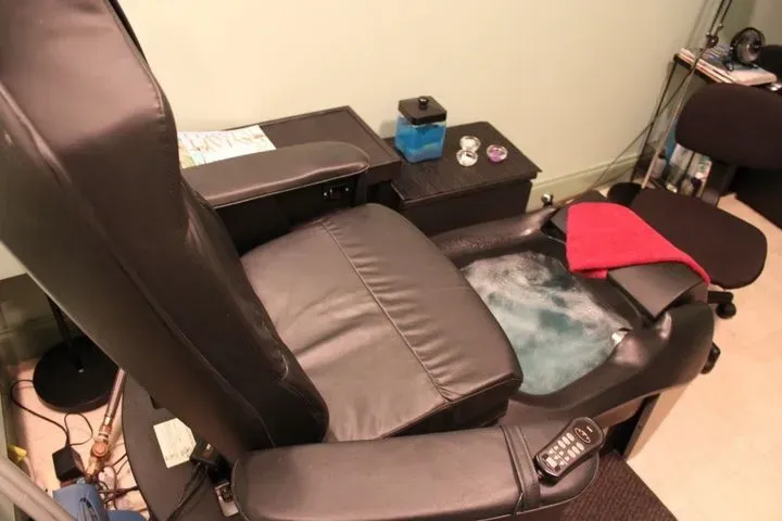 https://cdn.salonspotlight.com/photos/ldxhtMTYO6b10koGUuS0/3ffb7572-ddb1-4aef-bd77-73175ca17ffa_720x720