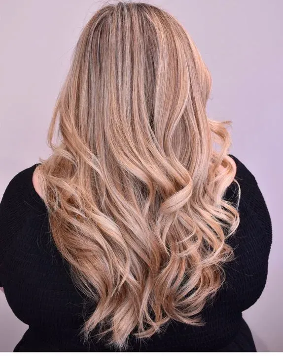 https://cdn.salonspotlight.com/photos/lgIqLwar5mRXTZRbpYZb/f0f4d491-52dc-4396-8c1b-f3b1d7a90e41_720x720