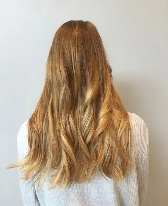 https://cdn.salonspotlight.com/photos/lh0GqW9ZGrarUaR4a0QH/67130761-e515-4da8-9db2-02013eae0190_720x720