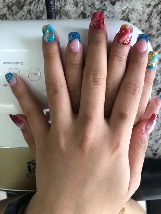 https://cdn.salonspotlight.com/photos/liRiWx0rUe2vnz5X8pUE/2920ea32-a160-4668-91cf-a3c7551c79a8_720x720