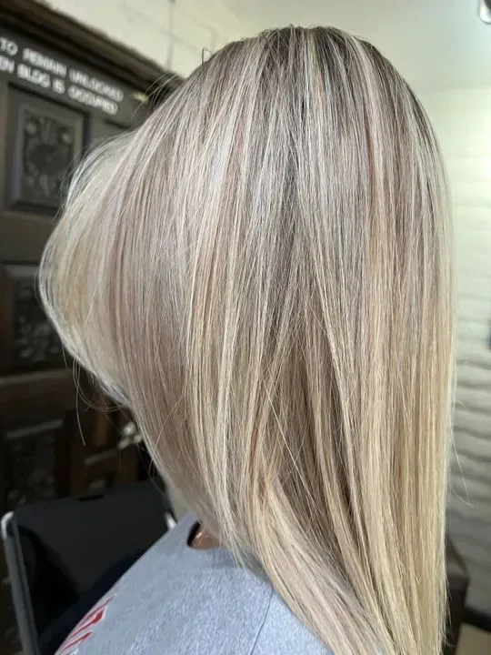 https://cdn.salonspotlight.com/photos/lluc2SoKatg3seOjexBc/5636c148-444d-4a70-8635-c7b04f10006e_720x720
