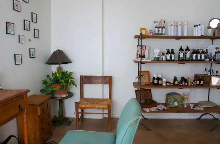 https://cdn.salonspotlight.com/photos/lmX84XZ1B960ICkYhTvG/069bf87a-b855-4eb2-916e-29c8a41719b2_720x720