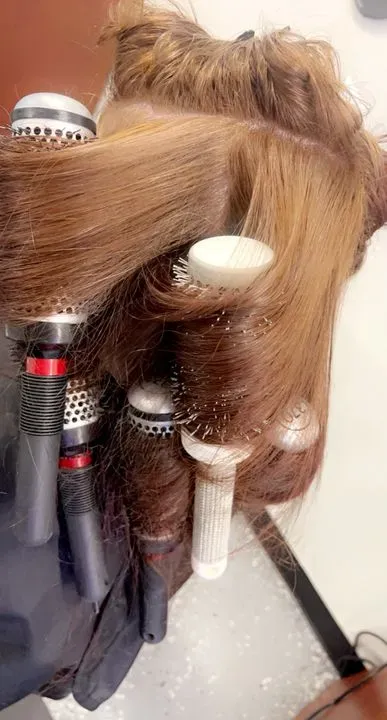 https://cdn.salonspotlight.com/photos/lmgZXbpsoiArlB4O2cGM/994d818d-7fef-4596-af42-5dd35a4b08b2_720x720