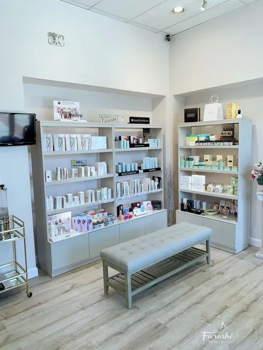 https://cdn.salonspotlight.com/photos/loN5XY5CPIiXWEgrPs21/ee3b6803-488b-4552-9885-0609720a9506_720x720