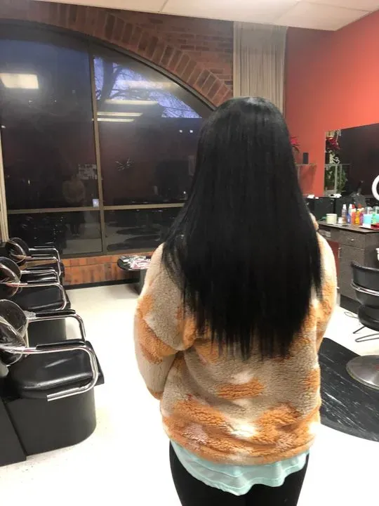 https://cdn.salonspotlight.com/photos/lsTPk69a4778xmDqhGaq/9799ce9d-9e57-41b7-9df6-ce3b67b60f12_720x720