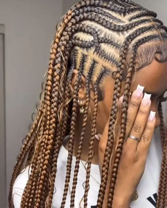 https://cdn.salonspotlight.com/photos/lsgzlpHyes47Y2KSLLRo/01beec10-dab8-42b4-bf1a-8e4376783709_720x720