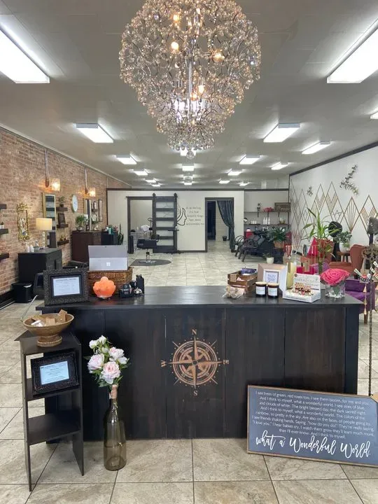 https://cdn.salonspotlight.com/photos/lspS5XJ0A4BNdSBsMuZu/0a2b2edd-cc2c-4724-9783-11ac7a2d5181_720x720