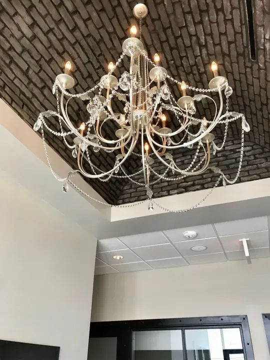 https://cdn.salonspotlight.com/photos/lt5r3ljhrFKOSfZZ3ngZ/6e9dde24-d3f9-470c-9774-15041bfc45e1_720x720