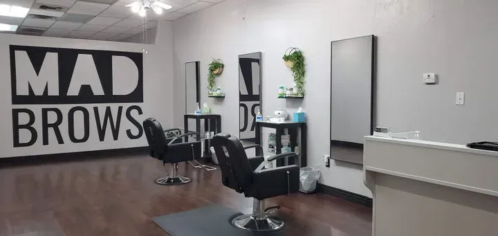 https://cdn.salonspotlight.com/photos/lubWTxgntUslz1F40nBI/3c242179-9fb3-43a4-9eef-4883426de0d0_720x720