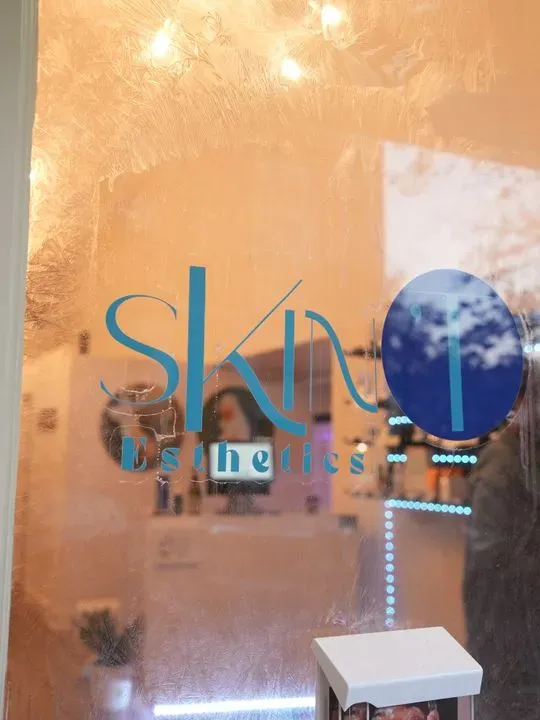 https://cdn.salonspotlight.com/photos/lv7N9r1GkwlfiEujWFj4/1b3b9733-3bd0-4bd0-9419-f1b77e2f5e6a_720x720