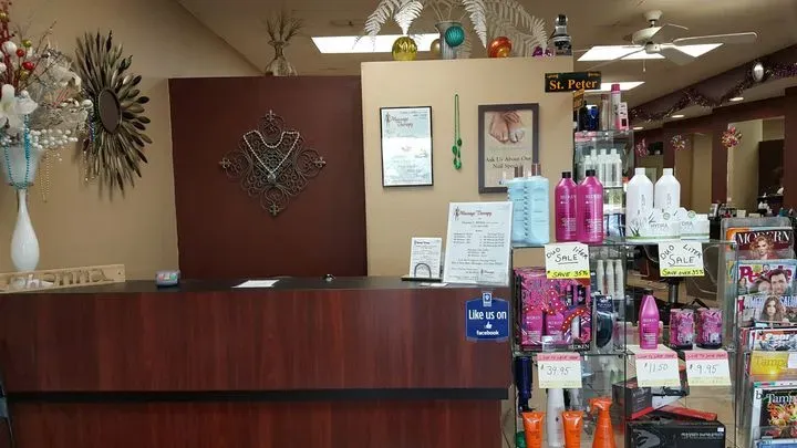 https://cdn.salonspotlight.com/photos/lvw7MSIktAtnTwzP1T0F/d0894b19-4392-4ea6-9558-72edb506fd4a_720x720
