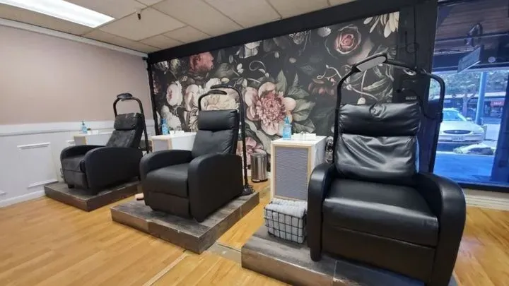 https://cdn.salonspotlight.com/photos/lwXmsiUyQzfd2cflVCSO/e6204938-ae6e-4f78-bdbc-f5f6b02d7931_720x720