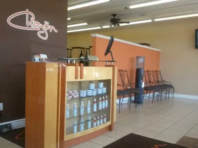 https://cdn.salonspotlight.com/photos/lyCa0l7tAjDDZei1nELp/2249198f-084f-49e0-99bf-4e18eab5f88f_720x720
