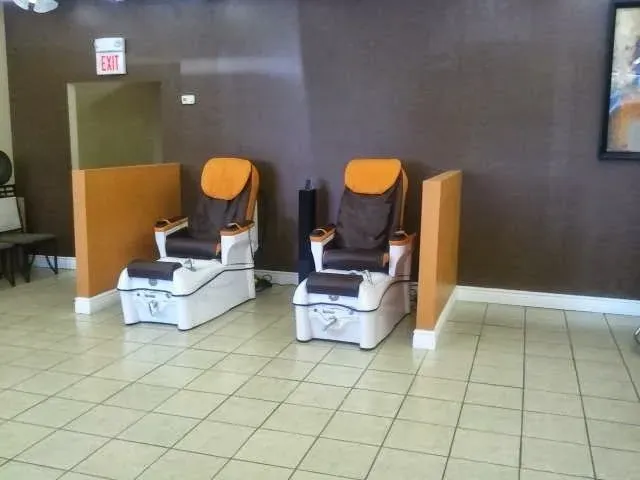 https://cdn.salonspotlight.com/photos/lyCa0l7tAjDDZei1nELp/f69cf7f8-23dd-4b86-af22-183b27b35a48_720x720