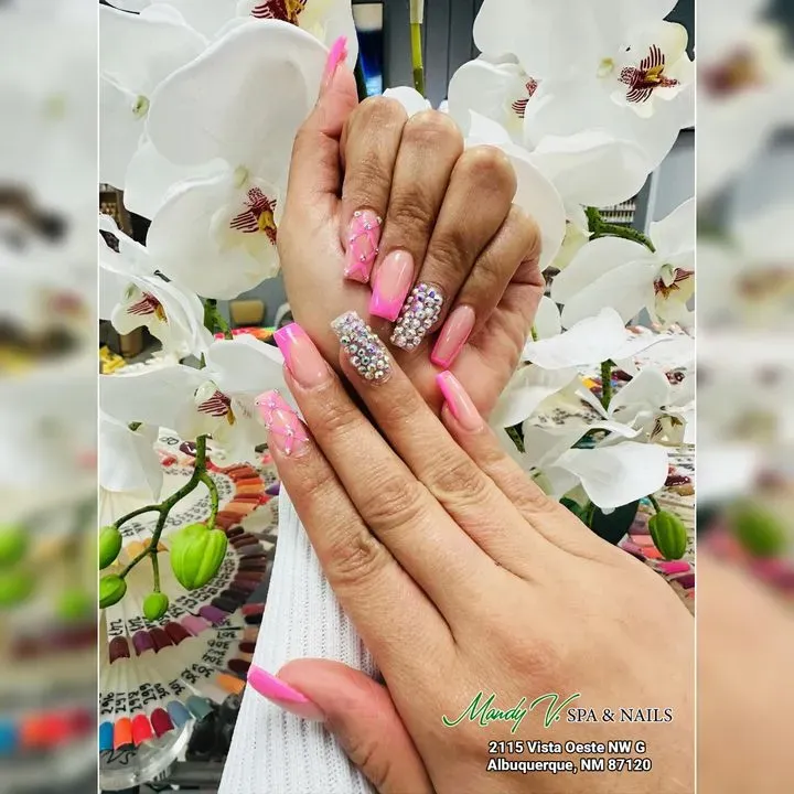 https://cdn.salonspotlight.com/photos/lyRiuRn9s7WqrJwFuBrF/2553acb4-9347-41a7-b2e9-1bd6b2e252b2_720x720