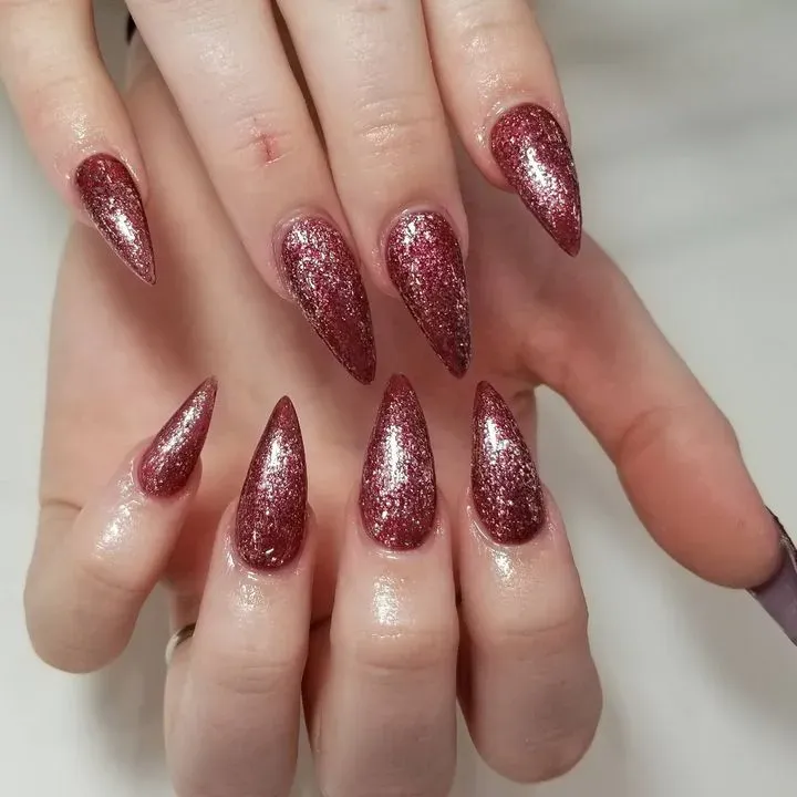 https://cdn.salonspotlight.com/photos/lyjBb4ozagUJ5eDDrl9i/ec6b00ac-f1cf-48ce-bf23-1d7d4988a21e_720x720