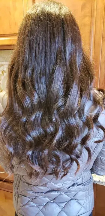 https://cdn.salonspotlight.com/photos/lzG8HL0BUIKdBJ8gIEKF/8db16eb0-7db5-4092-94bb-50337a6ed5b3_720x720