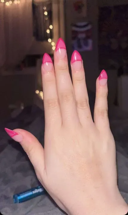 https://cdn.salonspotlight.com/photos/m0Auok1IedtvtCR8fkj7/c94c53c7-f5af-4d34-83fe-b27cce89834c_720x720