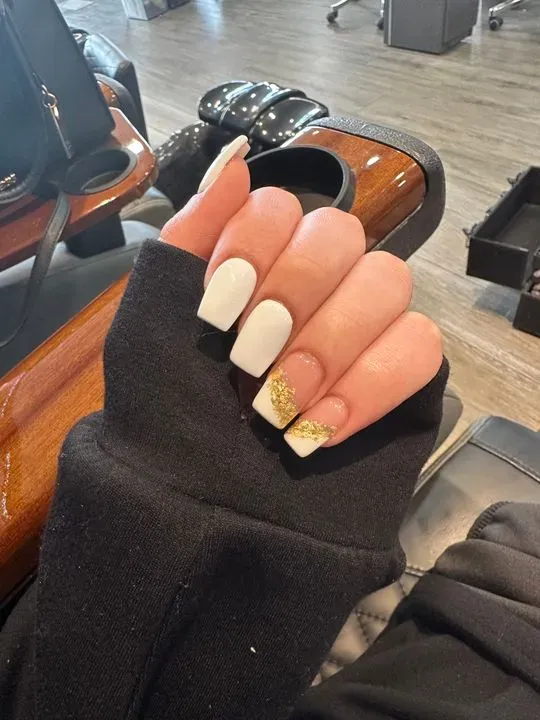 https://cdn.salonspotlight.com/photos/m1vwMX8BBBtiuo25rjc7/69719939-1329-40bd-a850-63a5a6f86de5_720x720
