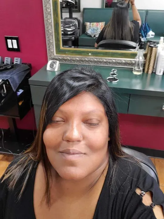 https://cdn.salonspotlight.com/photos/m20IJSeCib2zLNWyQMkj/b67b60f1-cf57-4007-bdf4-7a69ce461a7b_720x720