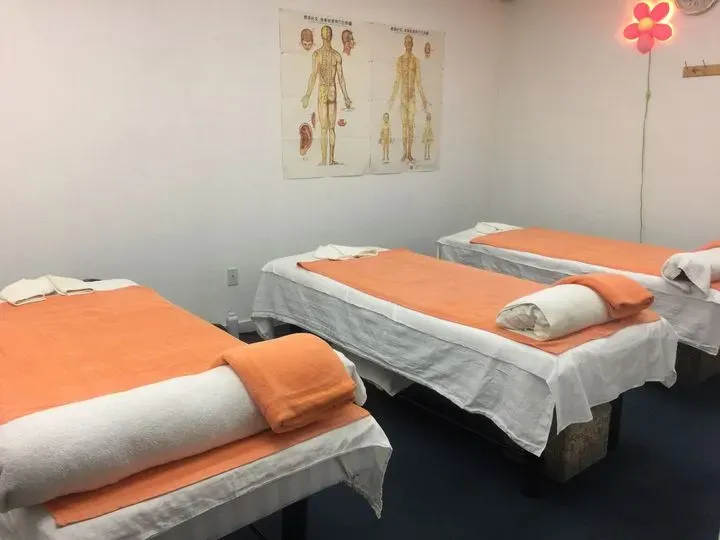 https://cdn.salonspotlight.com/photos/m2Z7weUlDvMH0q2c9arf/869ec4fa-0915-424e-a2c6-82009be29c38_720x720