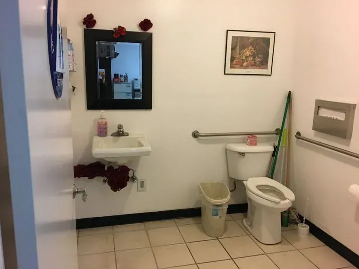 https://cdn.salonspotlight.com/photos/m2Z7weUlDvMH0q2c9arf/8fdda427-57c6-478f-bf9f-09d6c5423823_720x720