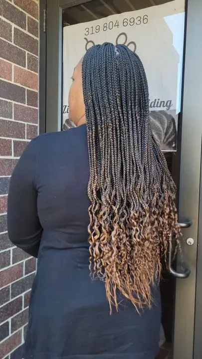 https://cdn.salonspotlight.com/photos/m5JUm3aSXBdwBEObiVjP/a1e0382d-b443-45c5-b0a5-dfa58aef4516_720x720