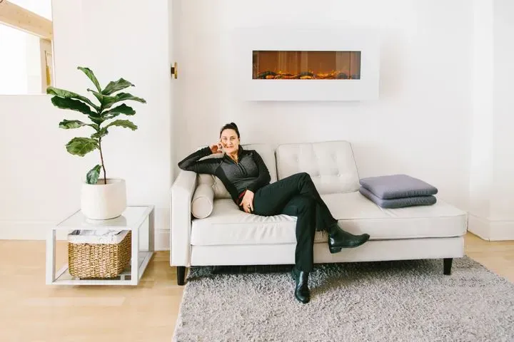 https://cdn.salonspotlight.com/photos/m6bt99J7als9TzlIcVrR/262d42d2-e309-433e-b049-3716af64723b_720x720