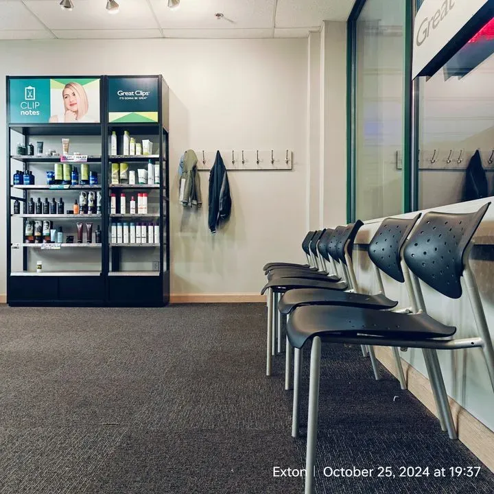 https://cdn.salonspotlight.com/photos/m9CrC47uaAtCO0tZoHrZ/82890495-e125-4c27-acae-77407c129070_720x720