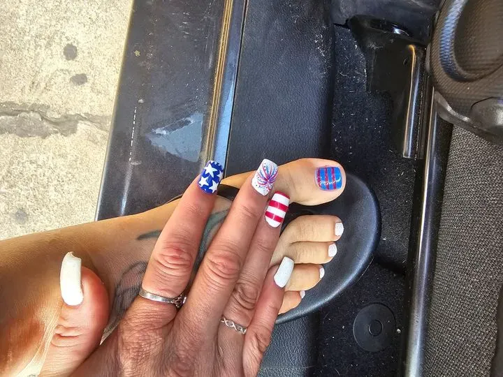 https://cdn.salonspotlight.com/photos/m9SxAMO2tnssSDvV0DIj/5234b8c0-e57f-41be-87ca-506c61e29f52_720x720