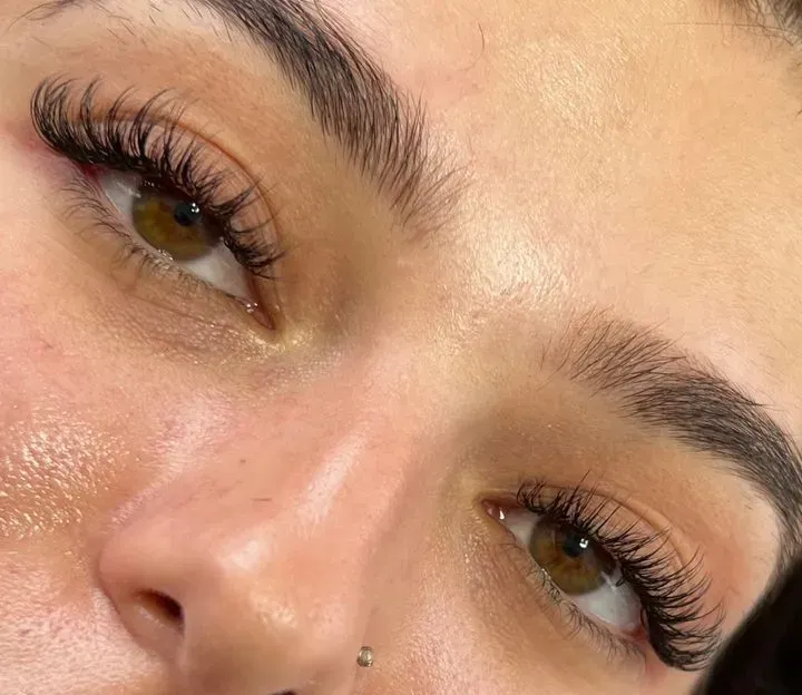 https://cdn.salonspotlight.com/photos/mAhuAD3dNAIGIxrUvikT/1129ffa2-98ff-4d00-b60e-a5a03650c36c_720x720