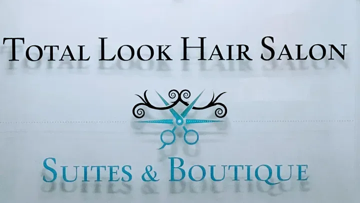 https://cdn.salonspotlight.com/photos/mC3a4gkufCCBgkyTXUWK/496d710e-b257-4203-a50e-a3c194845faa_720x720