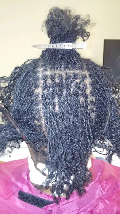 https://cdn.salonspotlight.com/photos/mEPb9sj3BPWMf4WfQrWn/b35b5778-1ea2-4e88-86e5-840228e3f29a_720x720