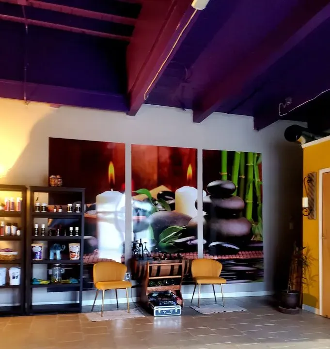 https://cdn.salonspotlight.com/photos/mEtCMKjT3j31atwvOaW3/24252375-a4c2-4fd6-afd5-be4991b8b8e4_720x720