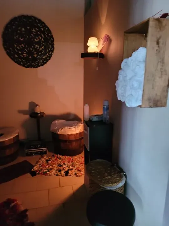 https://cdn.salonspotlight.com/photos/mEtCMKjT3j31atwvOaW3/c590c974-dd41-475e-8536-1a89284017bf_720x720