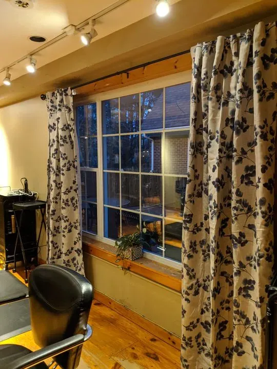https://cdn.salonspotlight.com/photos/mHI2wGIKm4Rd4qbOMQ73/1b96f1ce-ee32-4d93-ac99-cf9c4e5a9642_720x720
